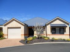baptistcare-silver-vines-village-hero