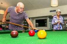 Bayside-residents-playing-pool-1024x564